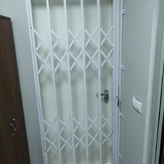 металлическая раздвижная дверь
