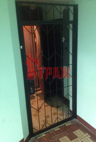 одностворчатая тамбурная дверь