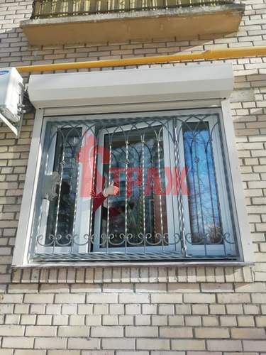 кованая решетка с трассировкой распашная палец вверх