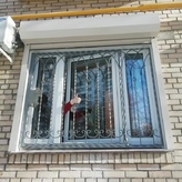 кованая решетка с трассировкой распашная палец вверх